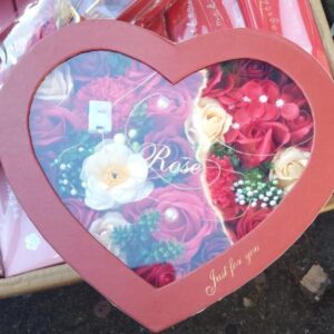 Подарунковий набір мила букет з троянд у коробці Love Light Rose Flower